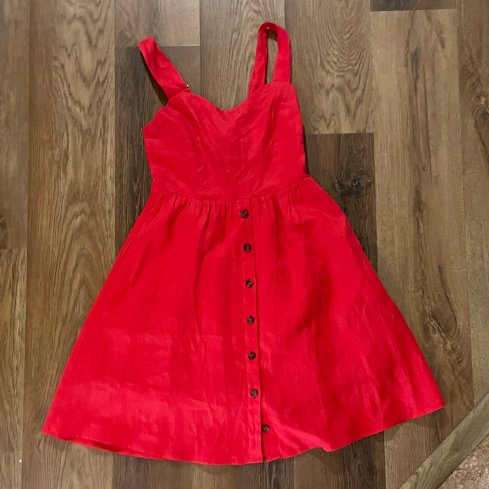 The Sophia Dress in Red Lipstick by Rossella
With pockets, adjustable straps!